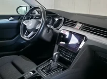VW Passat Variant Business in silber - metallic