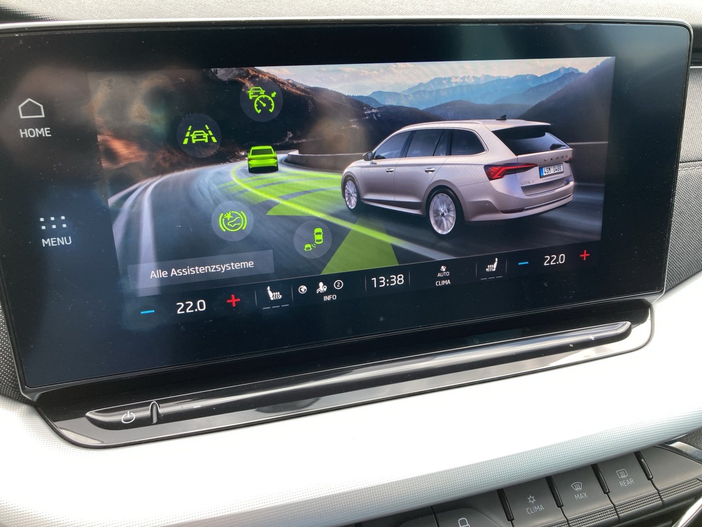 Škoda OCTAVIA Combi Premium TSI ACT | Bild 10 von 14