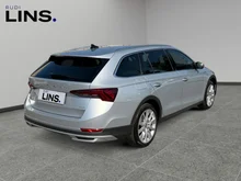 Škoda Octavia Combi 4x4 SCOUT TDI DSG in silber - metallic