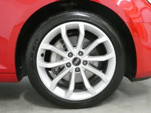 Audi A4 Avant 40 TDI Sport in Y1 Tangorot Metallic