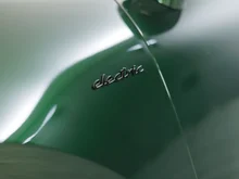 Porsche Macan Turbo in oakgrünmetallic neo
