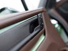 Porsche Macan Turbo in oakgrünmetallic neo