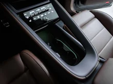 Porsche Macan Turbo in oakgrünmetallic neo