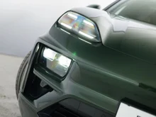 Porsche Macan Turbo in oakgrünmetallic neo