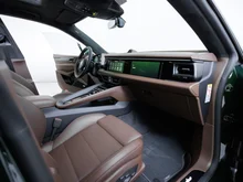 Porsche Macan Turbo in oakgrünmetallic neo