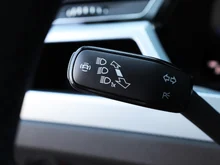 VW Touran Comfortline TDI SCR DSG 7-Sitzer in 0R Oryxweiß Perlmutteffekt