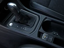VW Touran Comfortline TDI SCR DSG 7-Sitzer in 0R Oryxweiß Perlmutteffekt