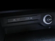 VW Touran Comfortline TDI SCR DSG 7-Sitzer in 0R Oryxweiß Perlmutteffekt