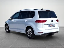 VW Touran Comfortline TDI SCR DSG 7-Sitzer in 0R Oryxweiß Perlmutteffekt