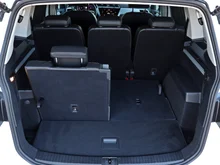 VW Touran Comfortline TDI SCR DSG 7-Sitzer in 0R Oryxweiß Perlmutteffekt