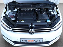 VW Touran Comfortline TDI SCR DSG 7-Sitzer in 0R Oryxweiß Perlmutteffekt