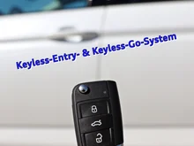 VW Touran Comfortline TDI SCR DSG 7-Sitzer in 0R Oryxweiß Perlmutteffekt