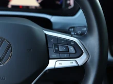 VW Touran Comfortline TDI SCR DSG 7-Sitzer in 0R Oryxweiß Perlmutteffekt