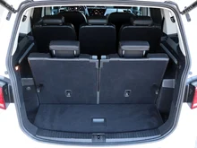 VW Touran Comfortline TDI SCR DSG 7-Sitzer in 0R Oryxweiß Perlmutteffekt
