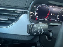Škoda Kamiq Ambition TSI in Moon-Weiss Metallic