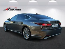 Lexus LS 500 h E-Four in dunkelgrau - metallic