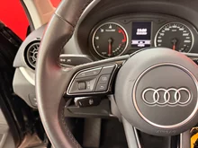 Audi Q2 1.6 TDI Sport in brillantschwarz Klar