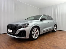 Audi Q8 e-hybrid quattro 360 kW in Satellitsilber Metallic