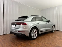 Audi Q8 e-hybrid quattro 360 kW in Satellitsilber Metallic