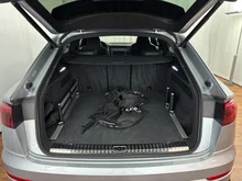 Audi Q8 e-hybrid quattro 360 kW in Satellitsilber Metallic