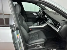 Audi Q8 e-hybrid quattro 360 kW in Satellitsilber Metallic