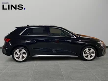 Audi A3 Sportback 30 TFSI S line exterieur in mythosschwarz metallic