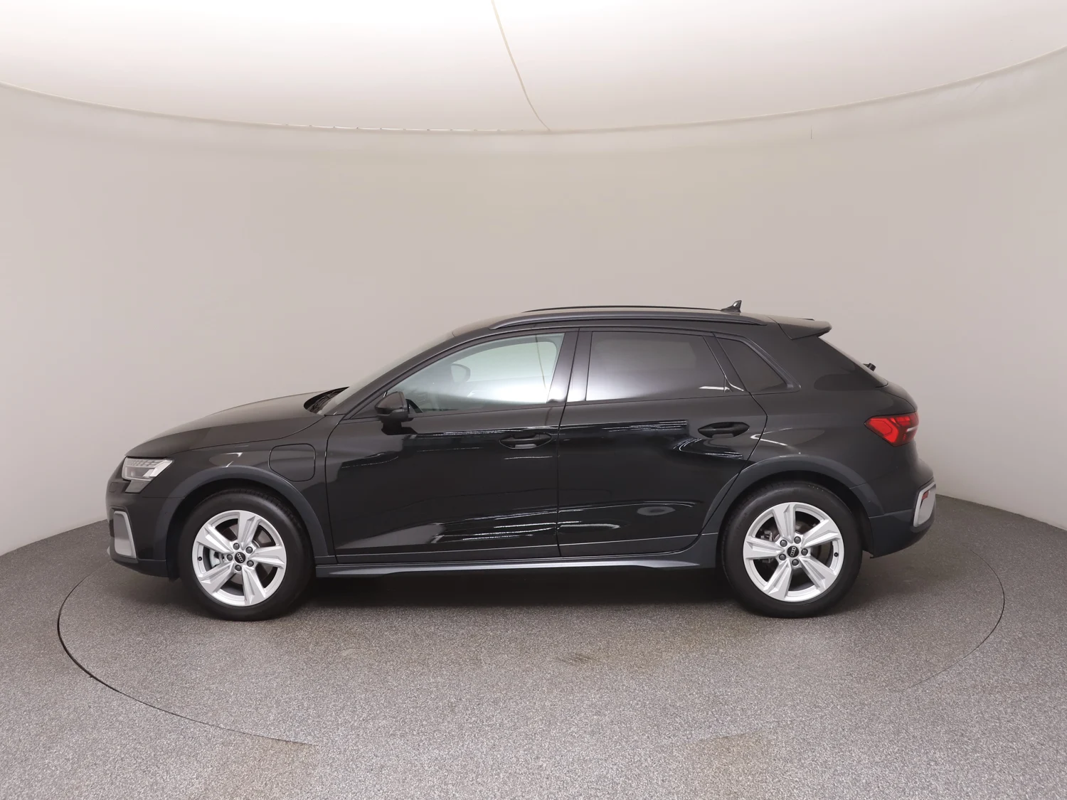 Bild eines Audi A3 allstreet 40 TFSI e