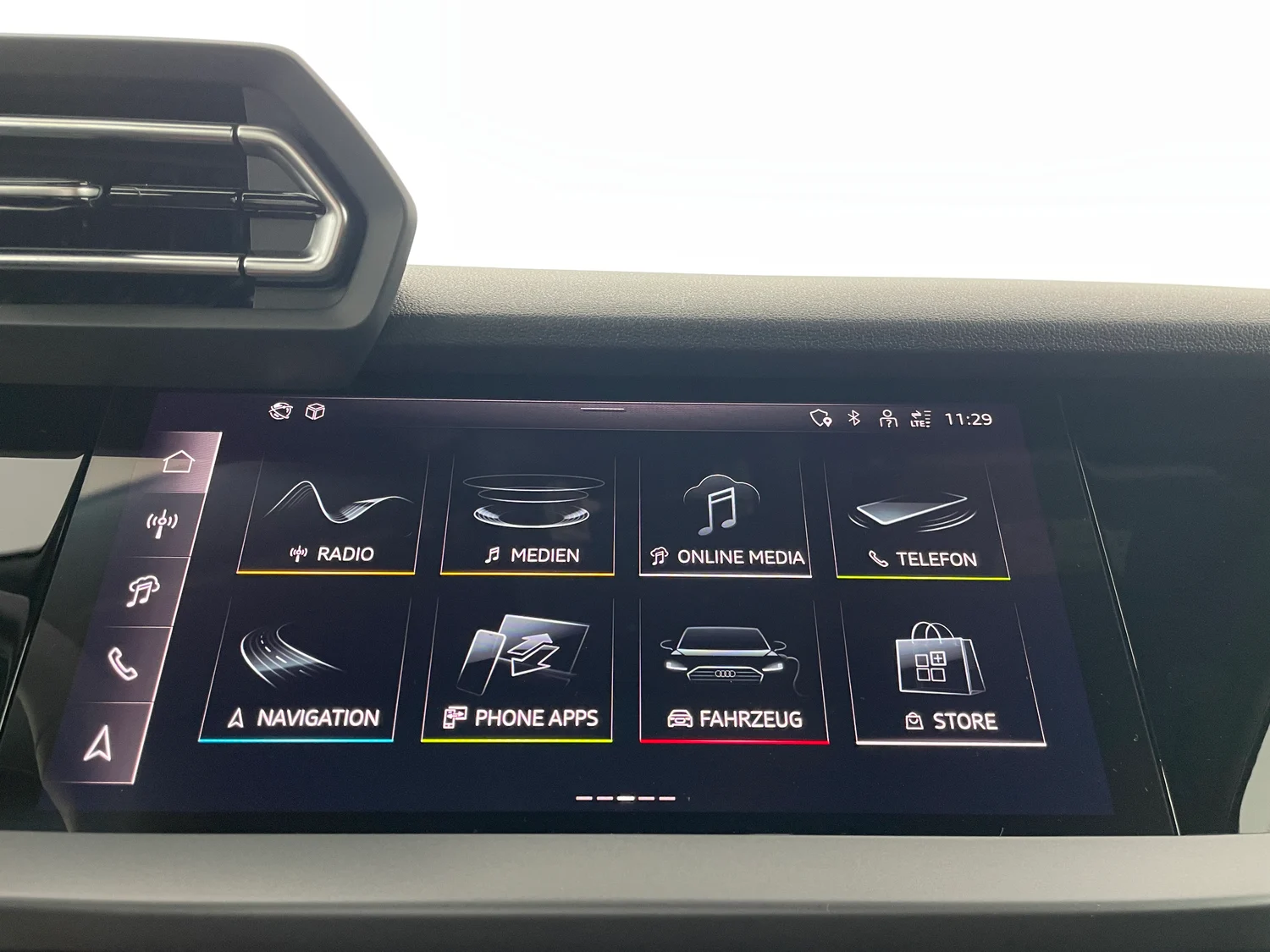 Bild eines Audi A3 allstreet 40 TFSI e