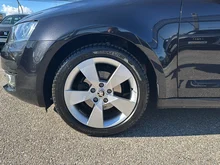Škoda Octavia Combi Ambition+ TDI in Black-Magic Perleffekt