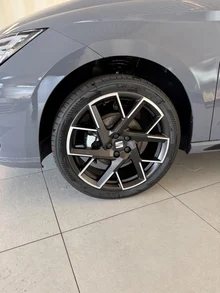 Thumbnail-Foto von Fahrzeug