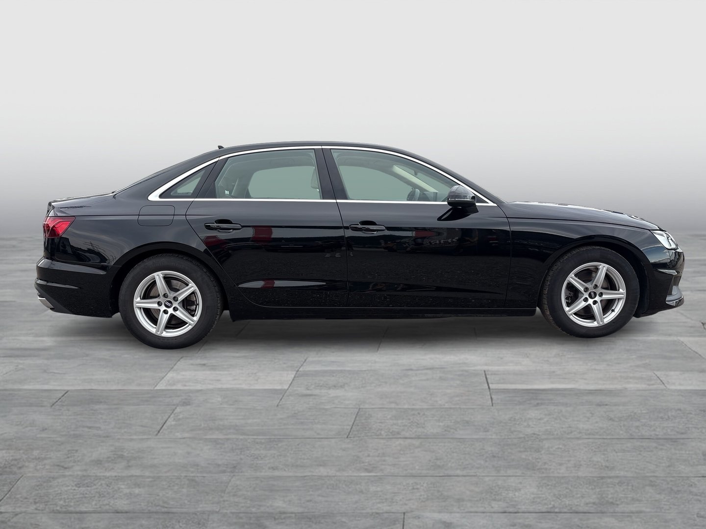 Audi A4 Limousine 30 TDI | Bild 4 von 16