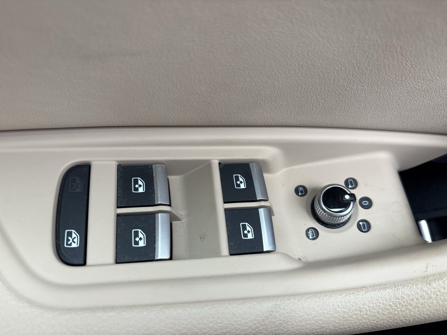 Audi A4 Limousine 30 TDI | Bild 6 von 16