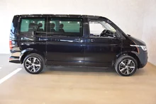 VW Multivan T6.1 Transporter Multivan FWD Comfortline in deep black perleffekt