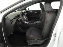 VW ID.7 Tourer GTX 4MOTION 250kW Business in Gletscherweiß Metallic Dach Schwarz