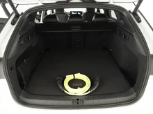 VW ID.7 Tourer GTX 4MOTION 250kW Business in Gletscherweiß Metallic Dach Schwarz