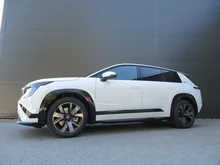 Škoda Peaq Sportline 90x in Moon-Weiß Metallic