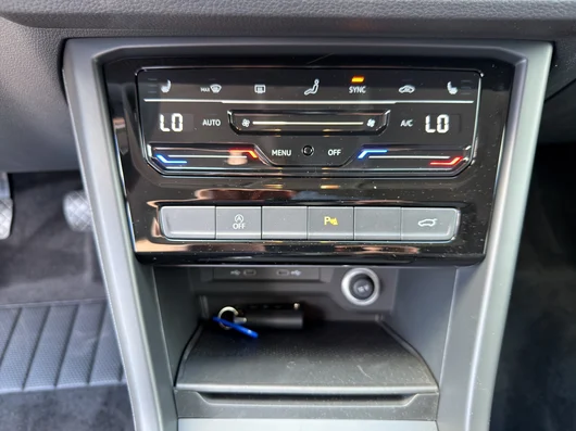 Bild eines VW Touran Life TSI