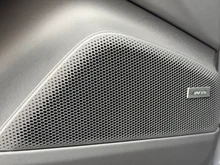 Porsche Macan Turbo in schiefergrau neo