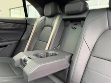 Porsche Macan Turbo in schiefergrau neo