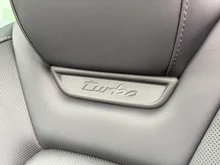 Porsche Macan Turbo in schiefergrau neo