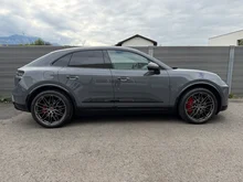 Porsche Macan Turbo in schiefergrau neo