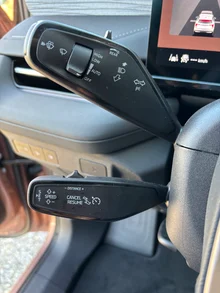 Škoda Peaq Selection 90x in Rosewood-Beige Metallic