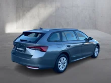 Škoda Octavia Combi Selection TSI mHEV DSG in Graphit-Grau Metallic