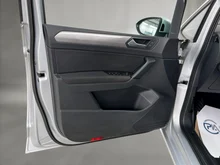 VW Touran TDI DSG in Reflexsilber Metallic