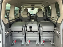 VW Multivan Edition eHybrid 180 kW 4MOTION in Candyweiß/Dach Deepblack