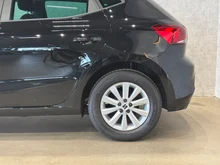 SEAT Ibiza Reference Edition 1.0 80PS in Nacht-Schwarz Metallic