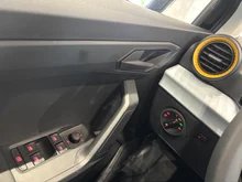 SEAT Ibiza Reference Edition 1.0 80PS in Nacht-Schwarz Metallic