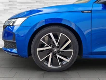 Škoda Octavia Combi Sportline TSI mHEV DSG in Race-Blau Metallic