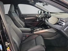 Audi A6 Avant e-hybrid quattro 270 kW in Mythosschwarz Metallic