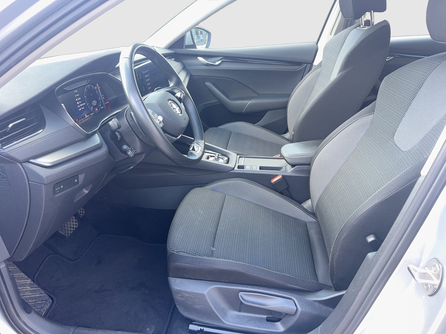 Škoda OCTAVIA Combi Ambition TDI DSG | Bild 9 von 22